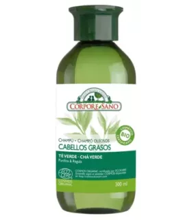 Champú astringente que purifica y reduce la grasa del cabello.