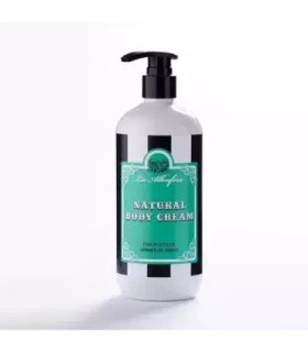 Botella de 500 ml de Natural Body Cream con dosificador