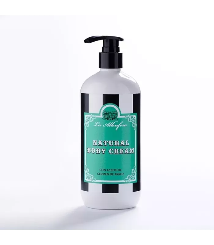 Botella de 500 ml de Natural Body Cream con dosificador