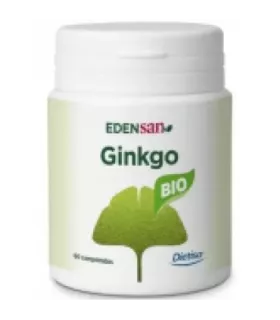 Suplemento de ginkgo ecológico en hojas.
